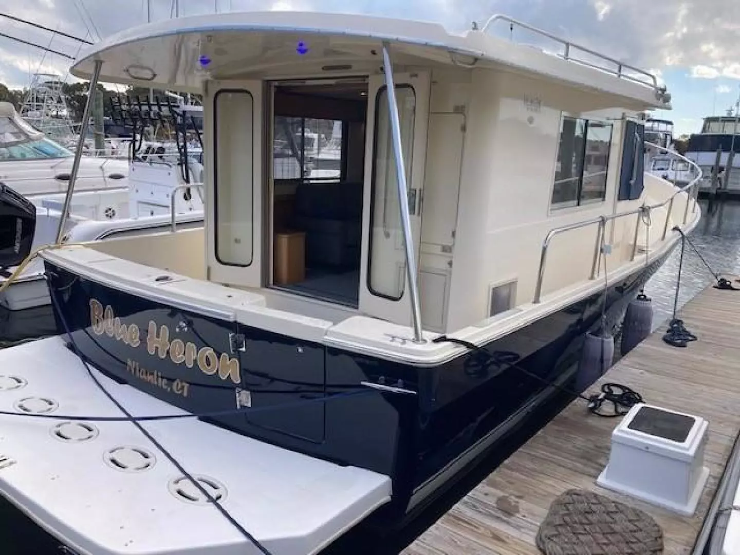 Blue Heron 34ft Mainship Yacht For Sale Blue Heron 34ft Mainship Yacht For Sale
