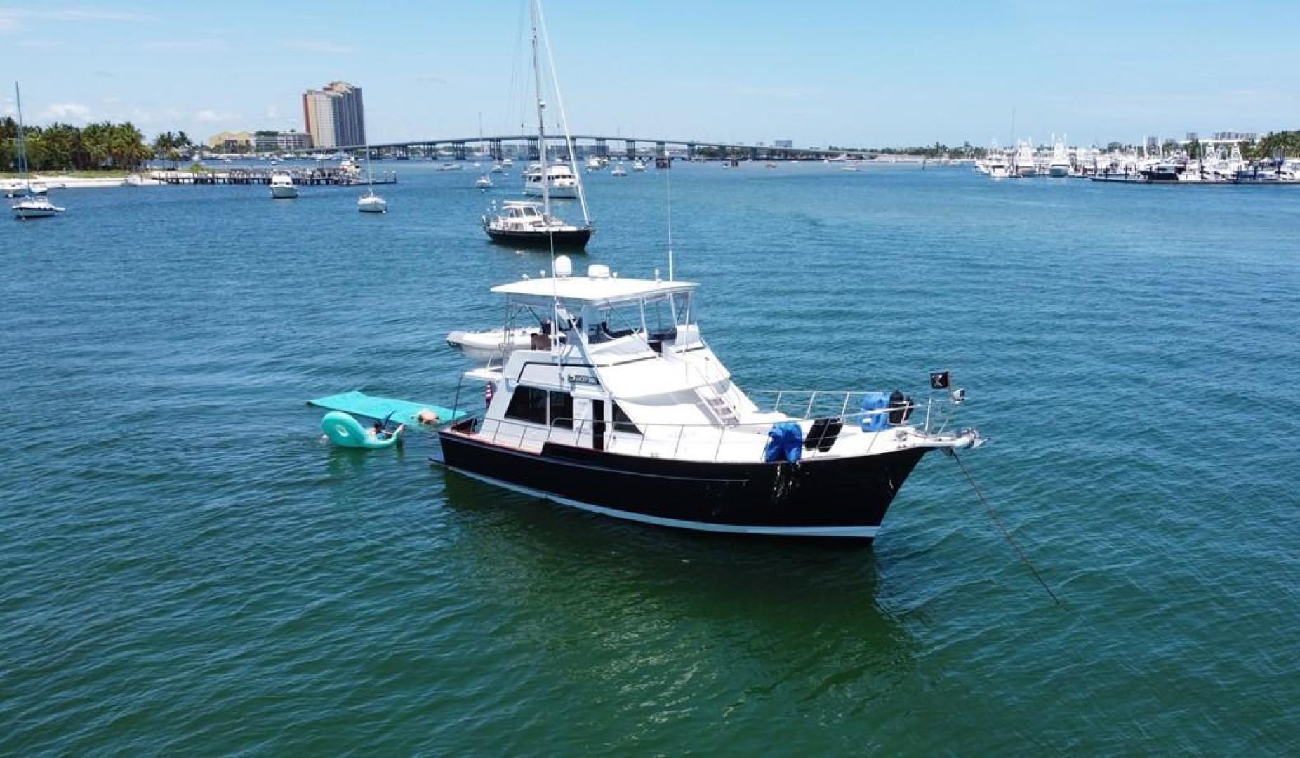 44' Island Gypsy Cruiser for Sale Motor Yachts Lucky Dog Curtis