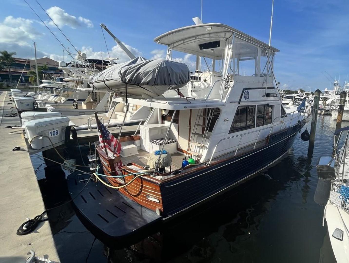 44' Island Gypsy Cruiser for Sale Motor Yachts Lucky Dog Curtis