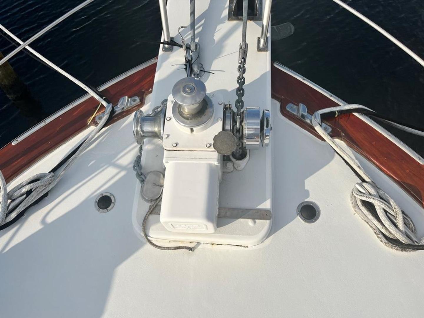 44' Island Gypsy Cruiser for Sale Motor Yachts Lucky Dog Curtis