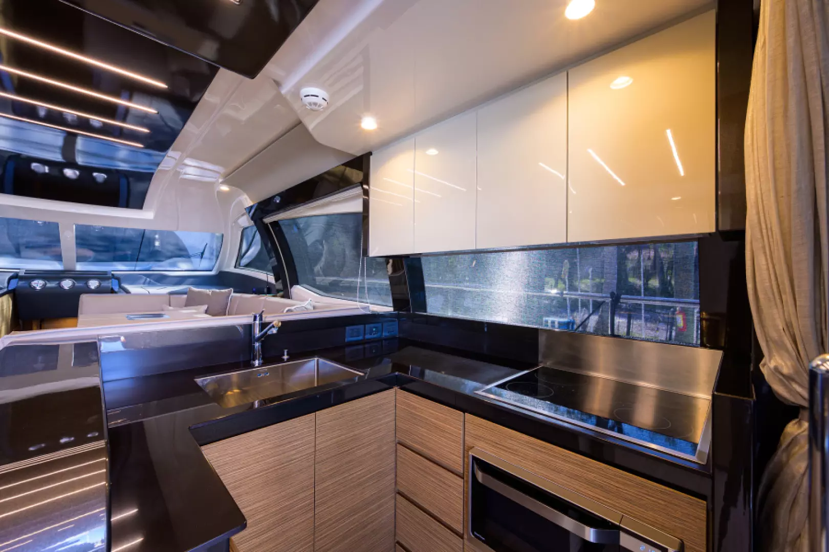 Ferretti Yachts 55 MY Yacht For Sale