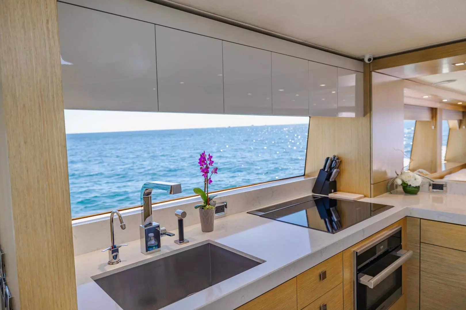 Hatteras M75 Panacera Yacht For Sale