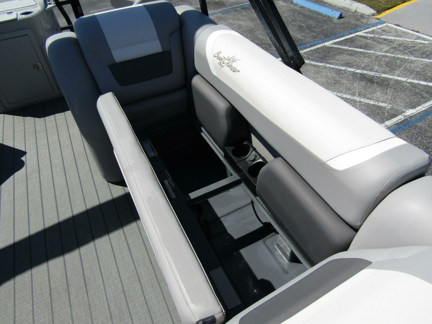 25ft SunChaser Yacht For Sale