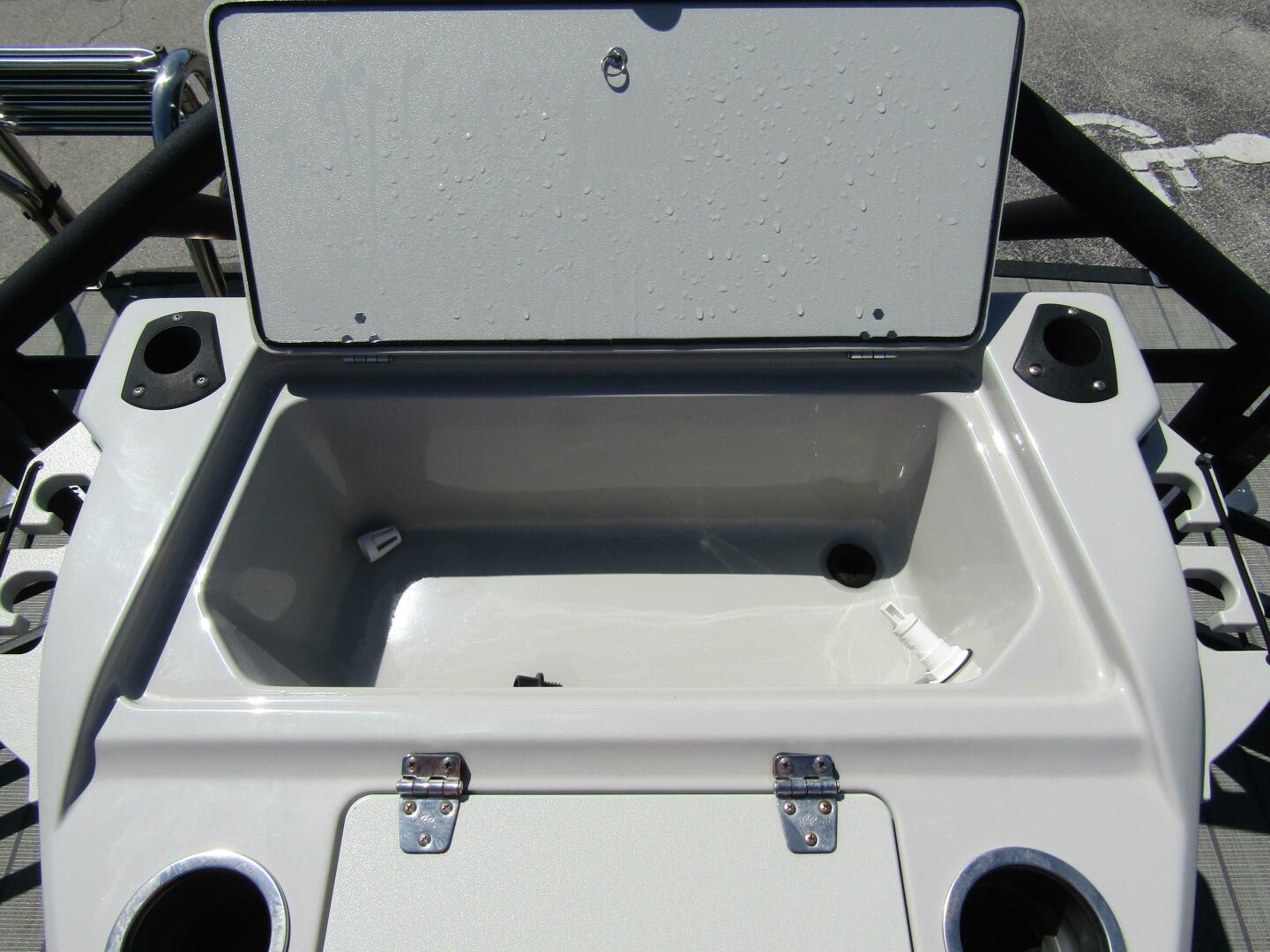 25ft SunChaser Yacht For Sale