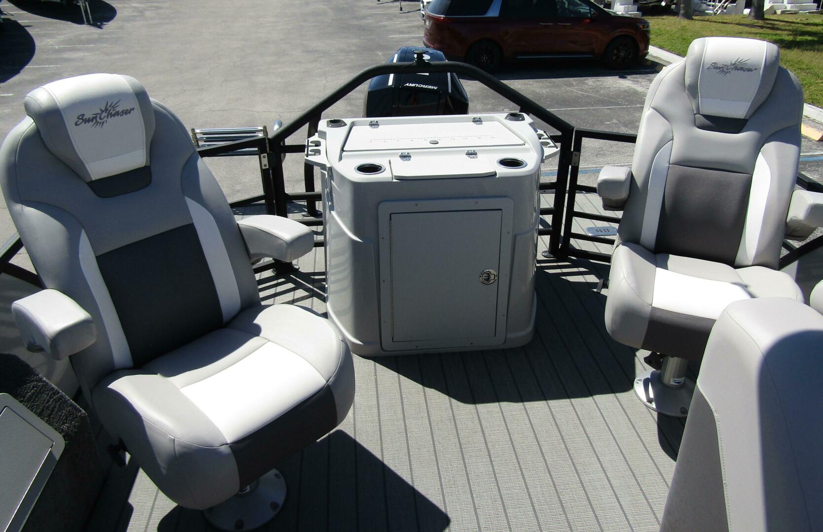 25ft SunChaser Yacht For Sale