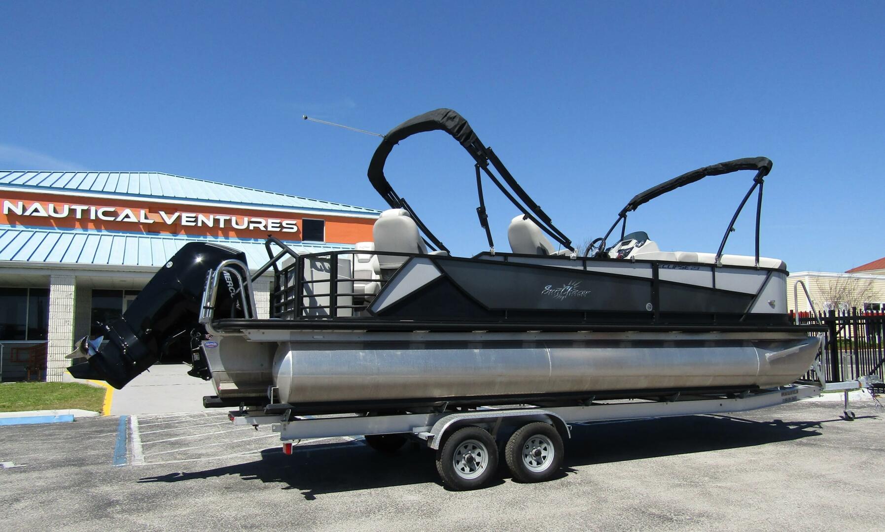 25ft SunChaser Yacht For Sale