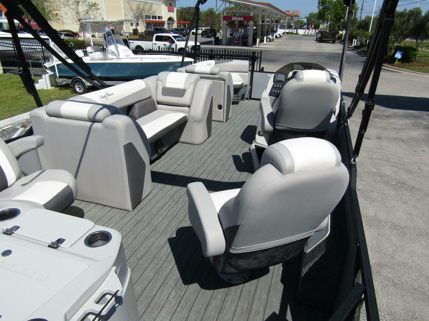 25ft SunChaser Yacht For Sale