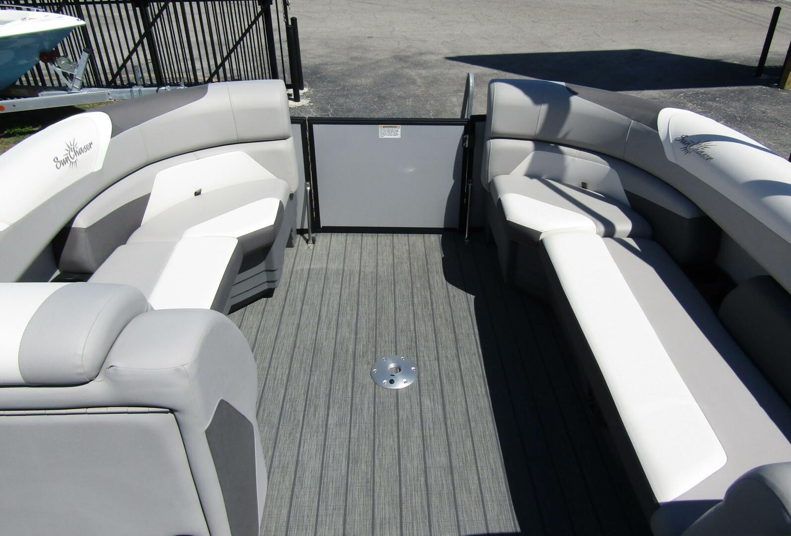 25ft SunChaser Yacht For Sale