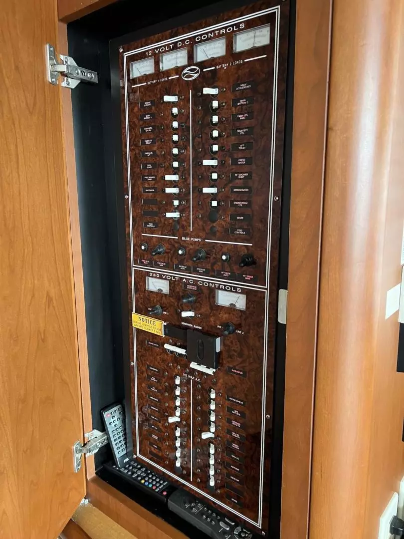 The Good Stuff 39ft Silverton Yacht For Sale The Good Stuff 39ft Silverton Yacht For Sale