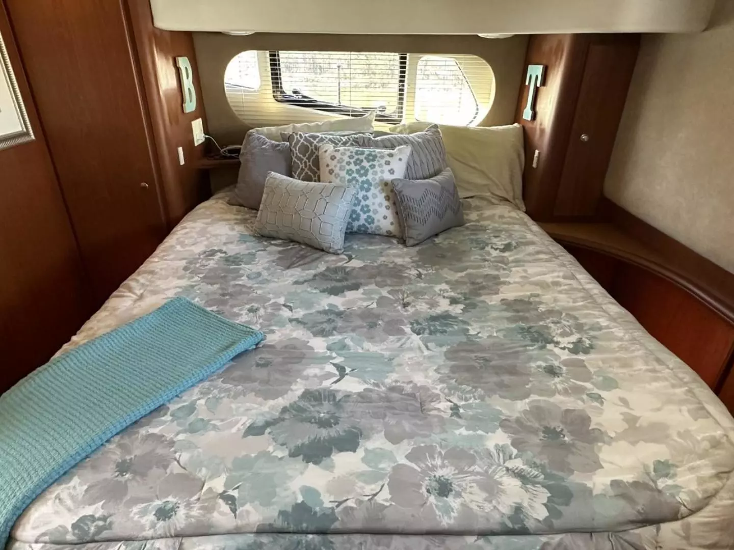 The Good Stuff 39ft Silverton Yacht For Sale The Good Stuff 39ft Silverton Yacht For Sale