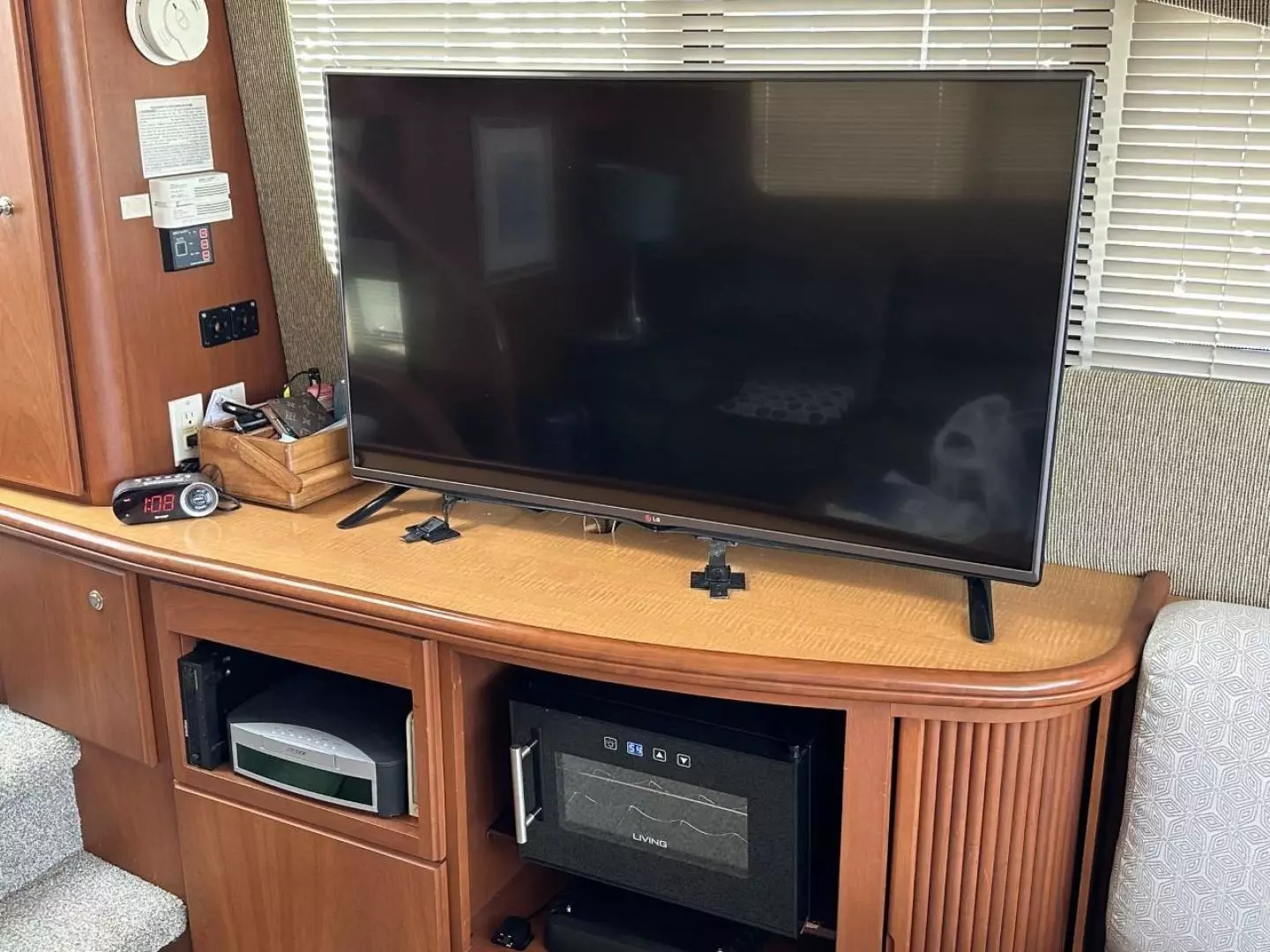 The Good Stuff 39ft Silverton Yacht For Sale The Good Stuff 39ft Silverton Yacht For Sale