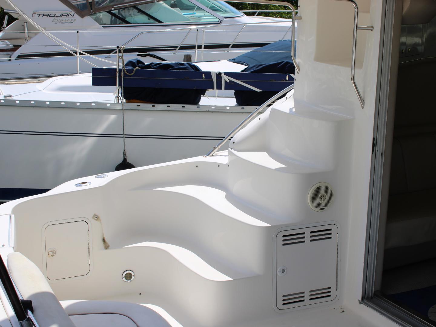 Positive Space 41ft Sea Ray Yacht For Sale
