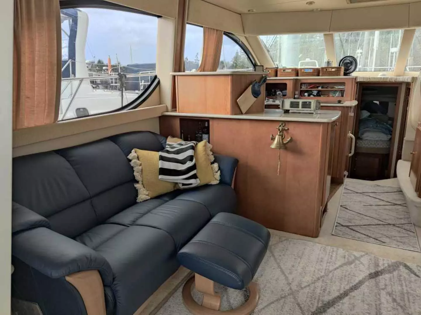 2004 Meridian 38' Yacht For Sale Seattle Yachts