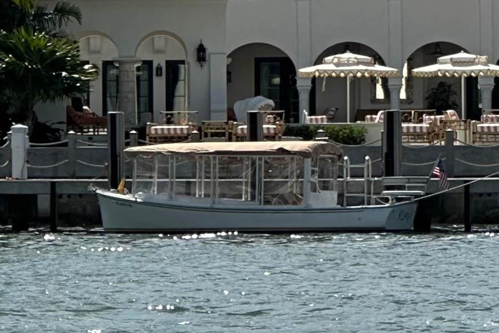 PERLA DEL MAR Yacht for Sale is a 22′ 0″ Duffy Runabouts