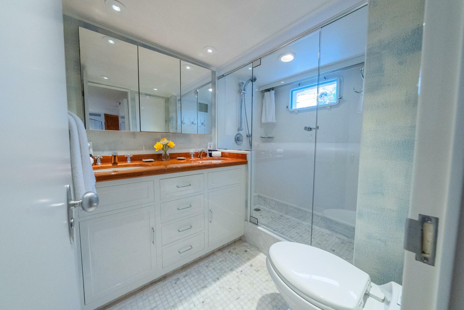 Owners Ensuite Head