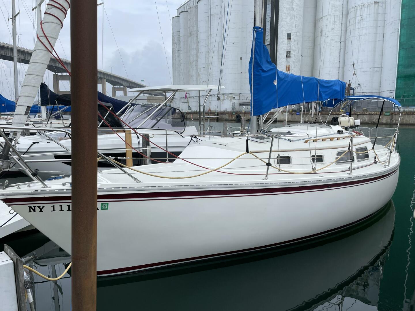 30ft Newport Yacht For Sale