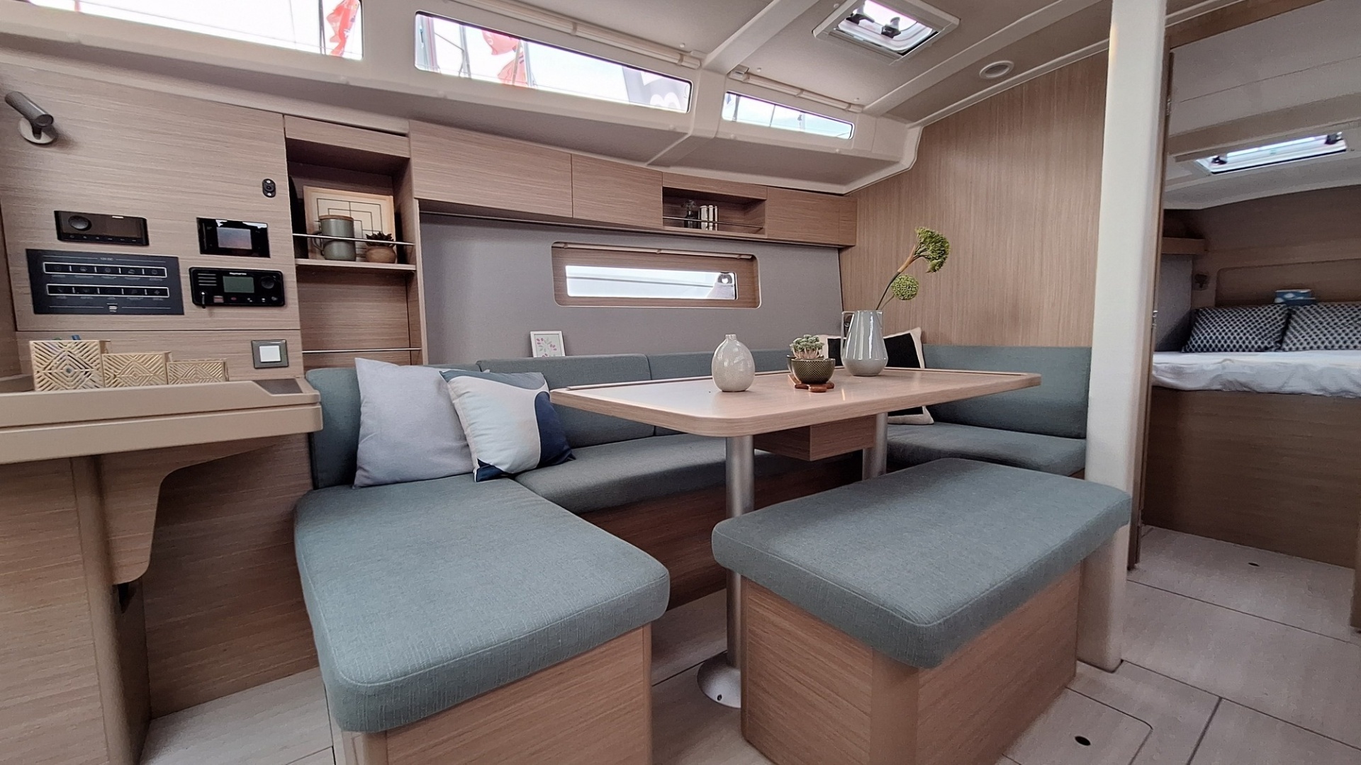 37ft Beneteau Yacht For Sale