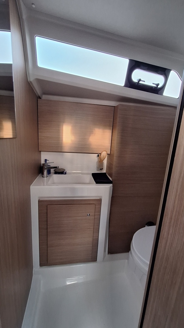 37ft Beneteau Yacht For Sale