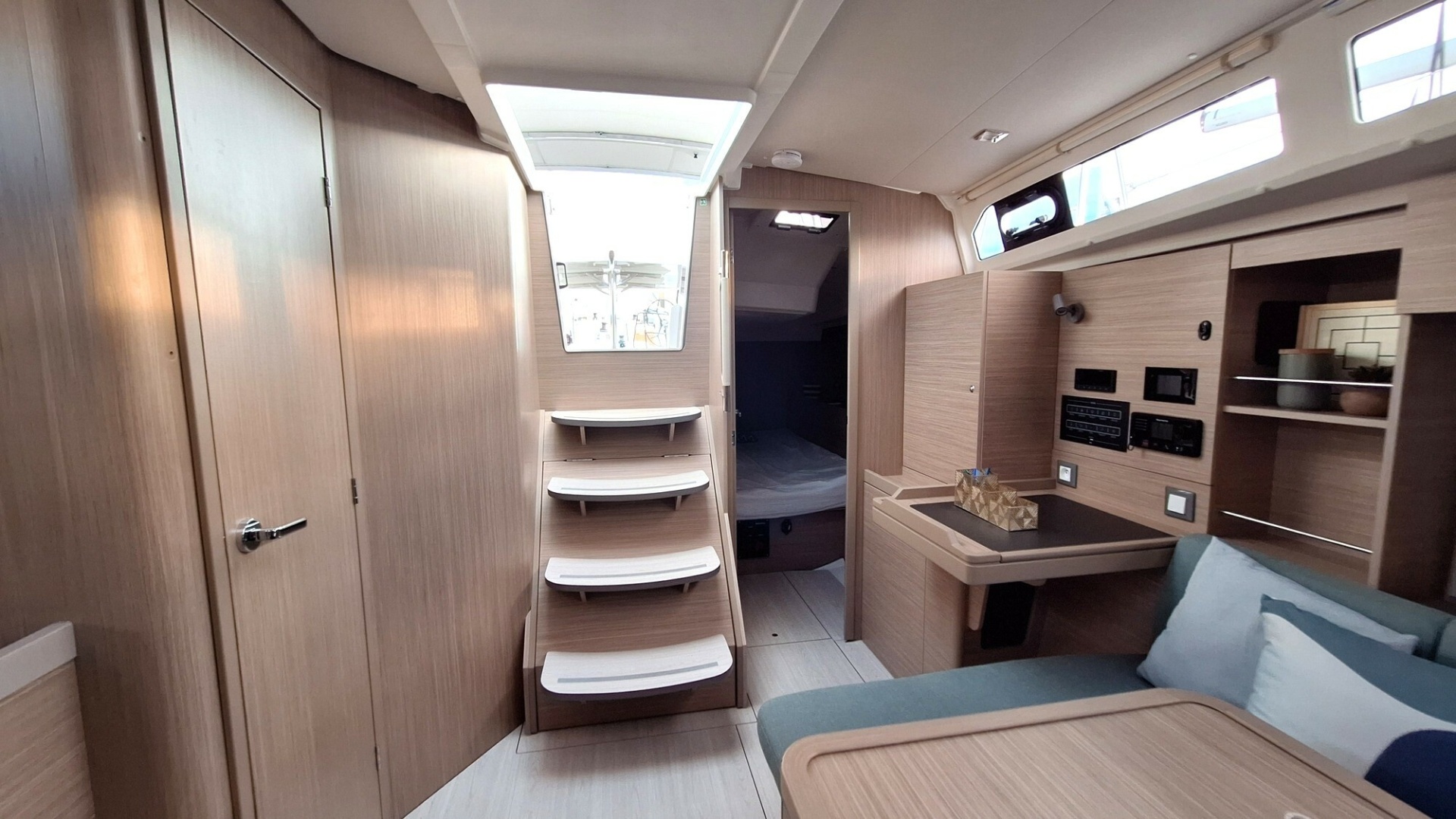 37ft Beneteau Yacht For Sale