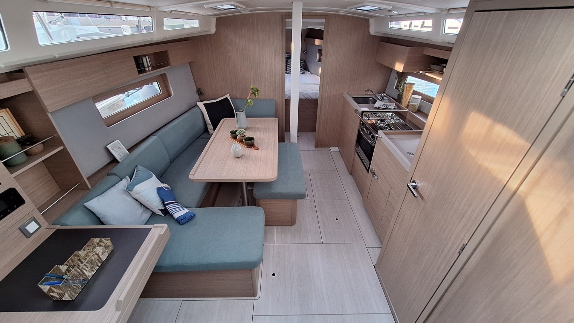 37ft Beneteau Yacht For Sale