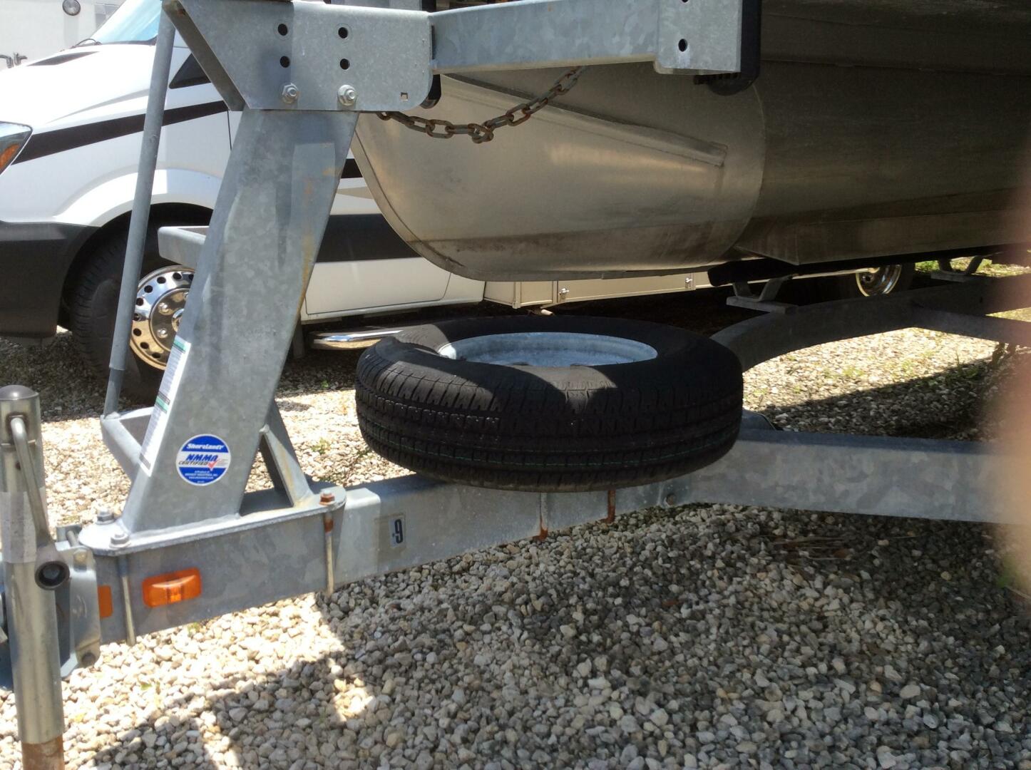 25ft Aqua Patio Yacht For Sale