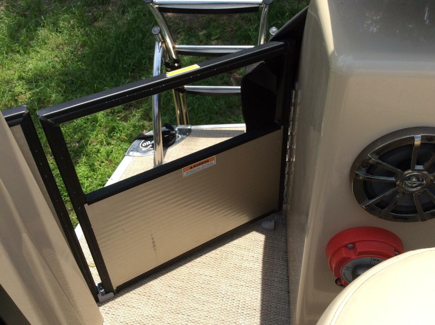 25ft Aqua Patio Yacht For Sale