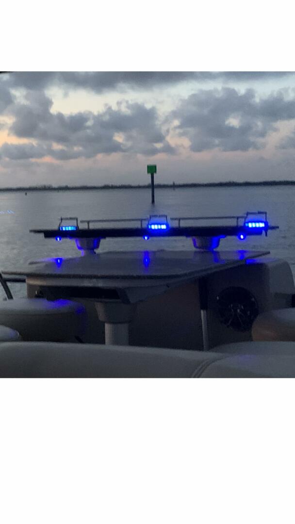 25ft Aqua Patio Yacht For Sale