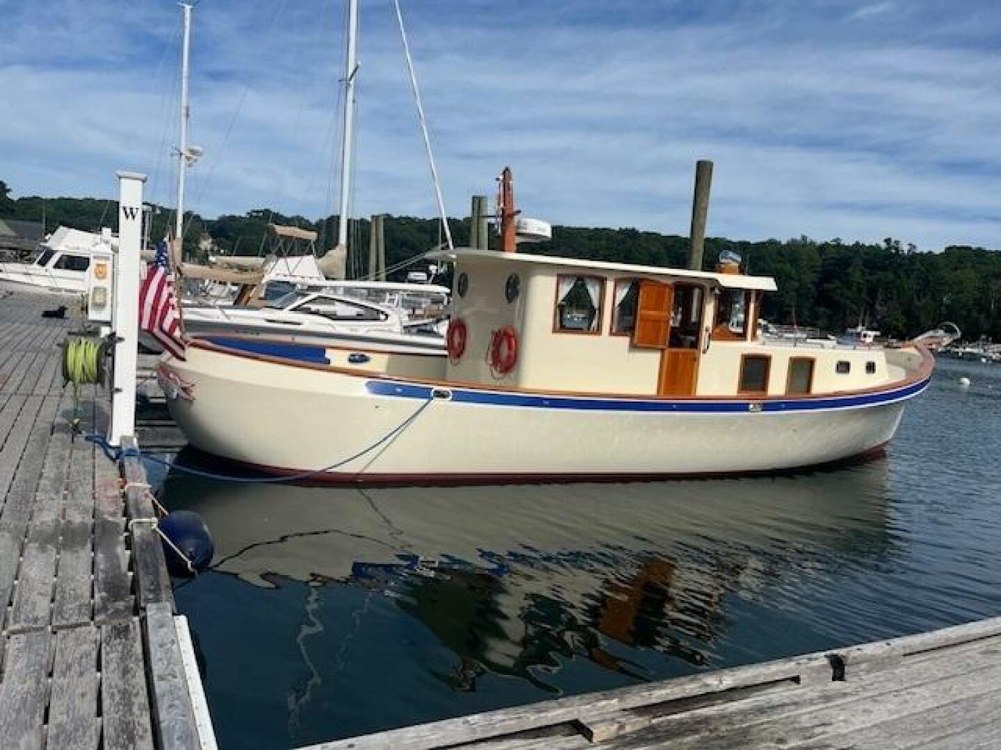 Elygance 43ft Gamage Yacht For Sale