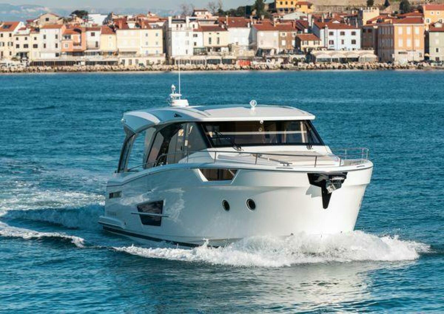 Greenline 45 Coupe Hybrid - Photo 3