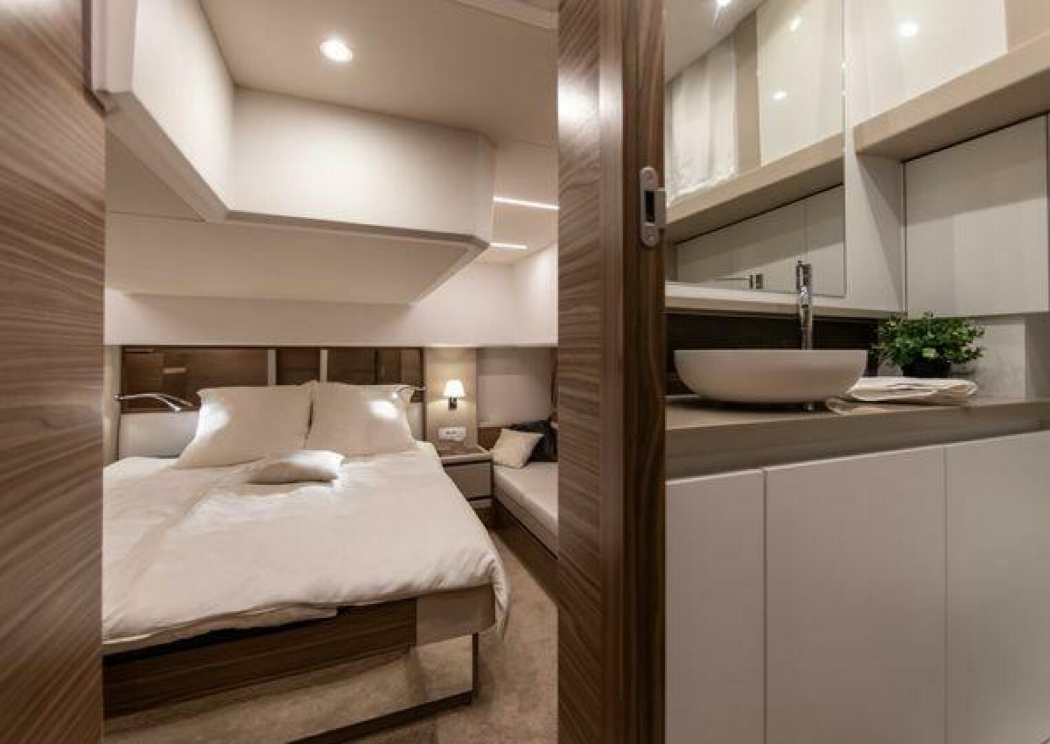 Greenline 45 Coupe Hybrid - Photo 17
