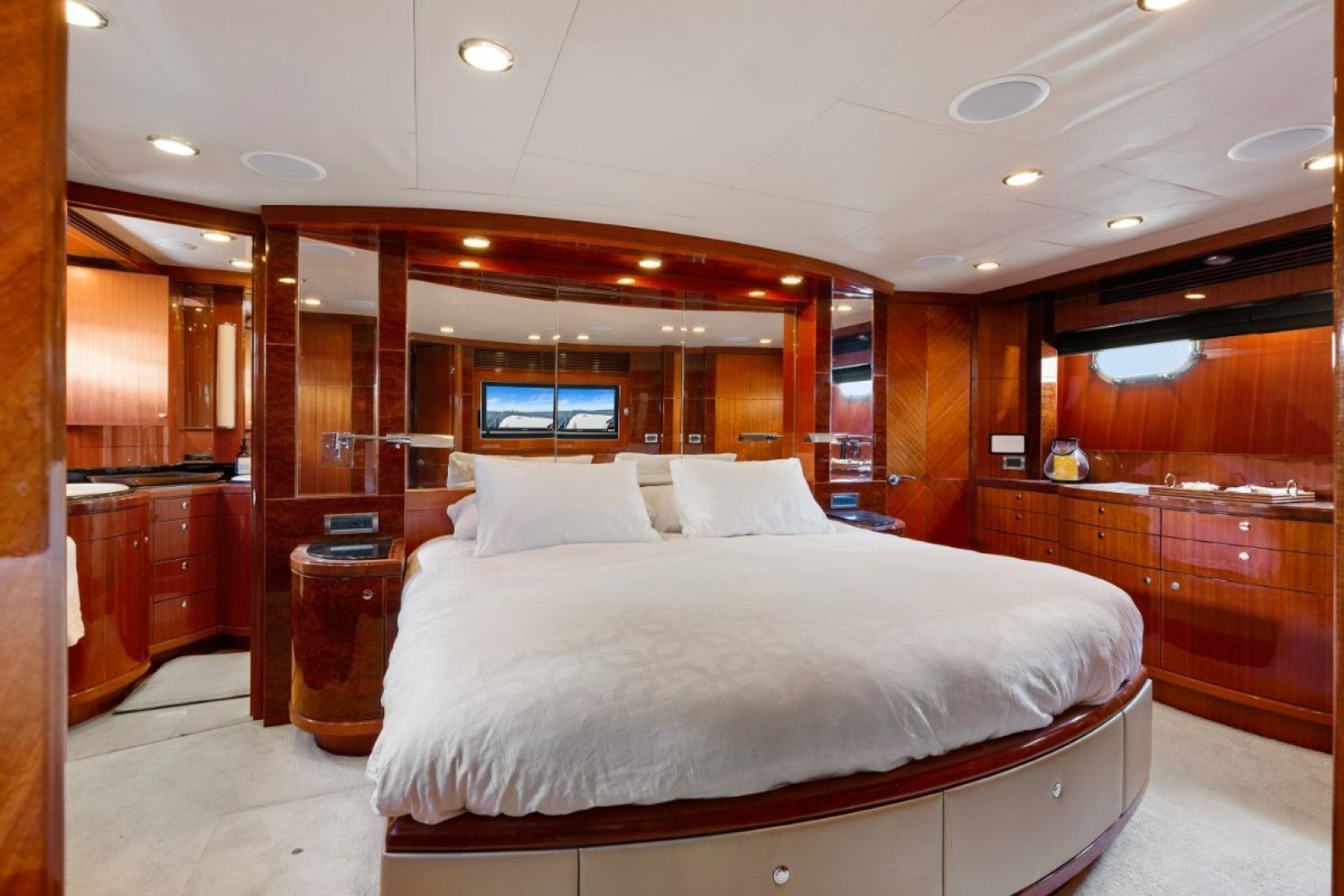 2009 Ocean Alexander 74 Flybridge