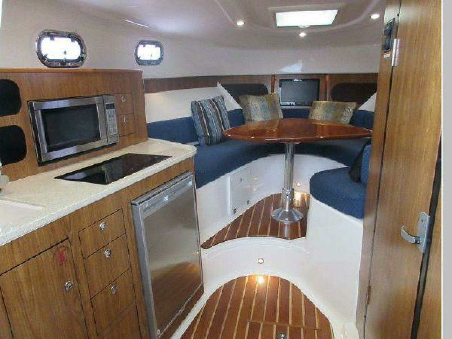 Y Worry 34ft Pursuit Yacht For Sale Y Worry 34ft Pursuit Yacht For Sale