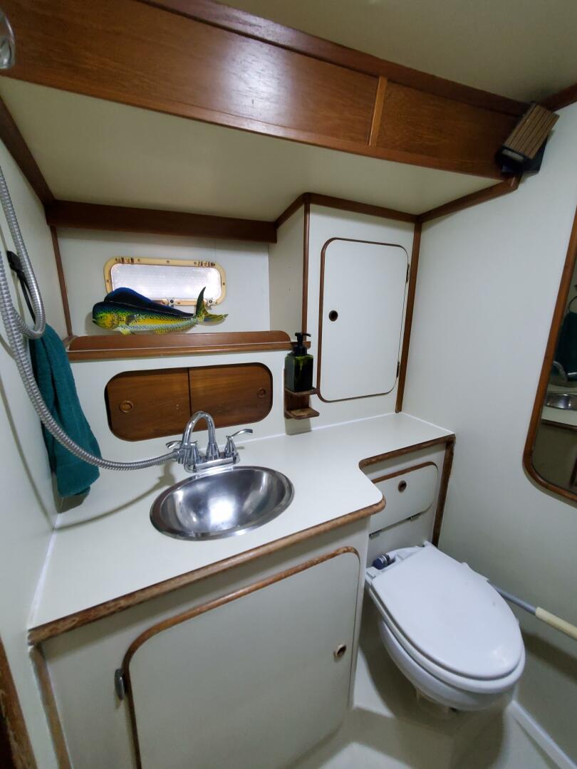 Chasin rsquo  Summer 37ft Irwin Yacht For Sale
