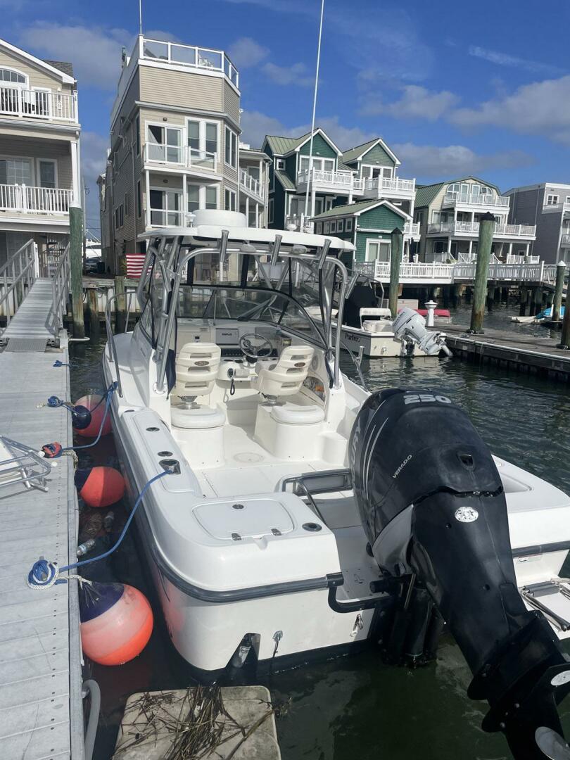 23ft Boston Whaler Yacht For Sale