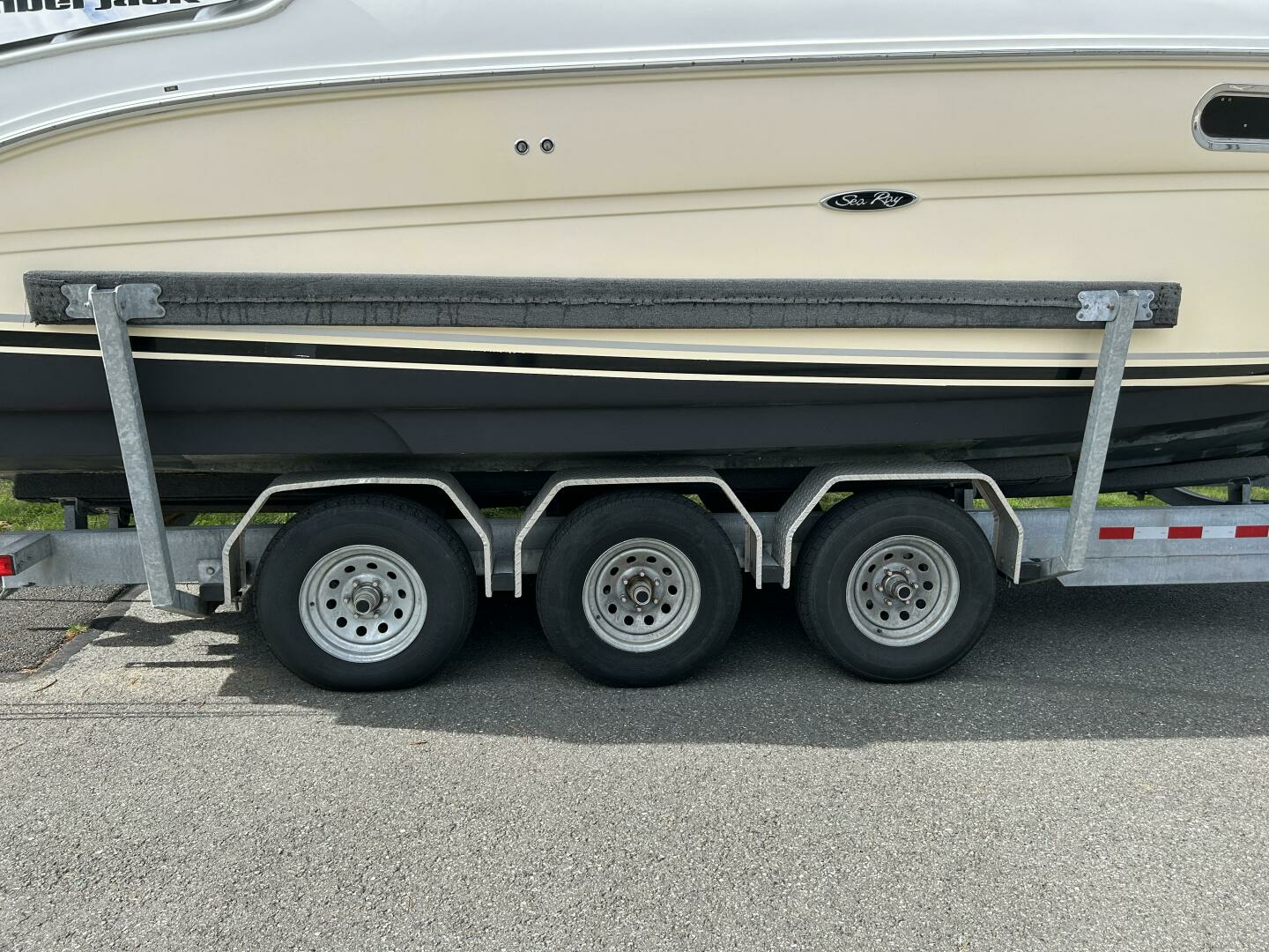 Sea Ray  Yacht For Sale
