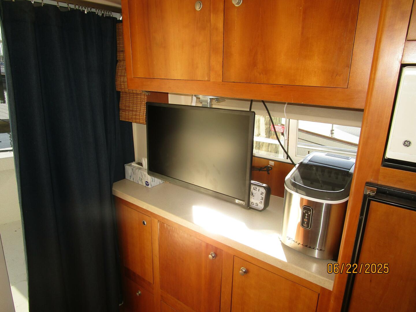 Yinzer 39ft Mainship Yacht For Sale