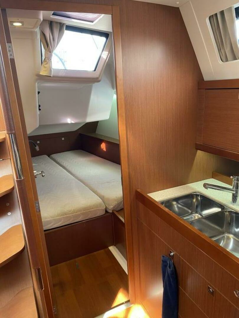 Cloud Nine 41ft Beneteau Yacht For Sale Cloud Nine 41ft Beneteau Yacht For Sale