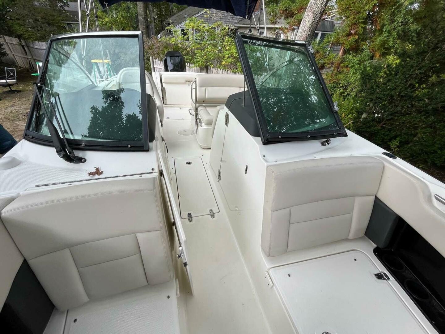 23ft Boston Whaler Yacht For Sale