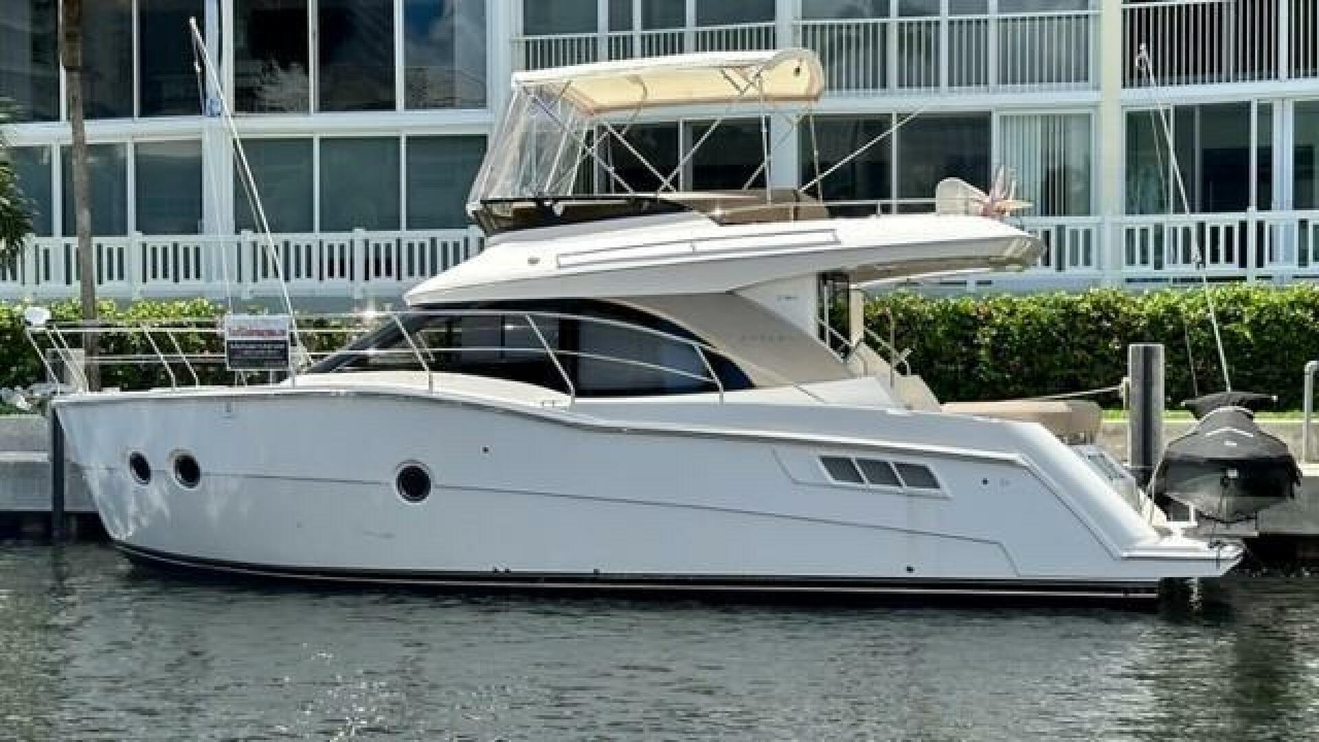 Carver 34 Flybridge Command Bridge — Duke - Photo 4