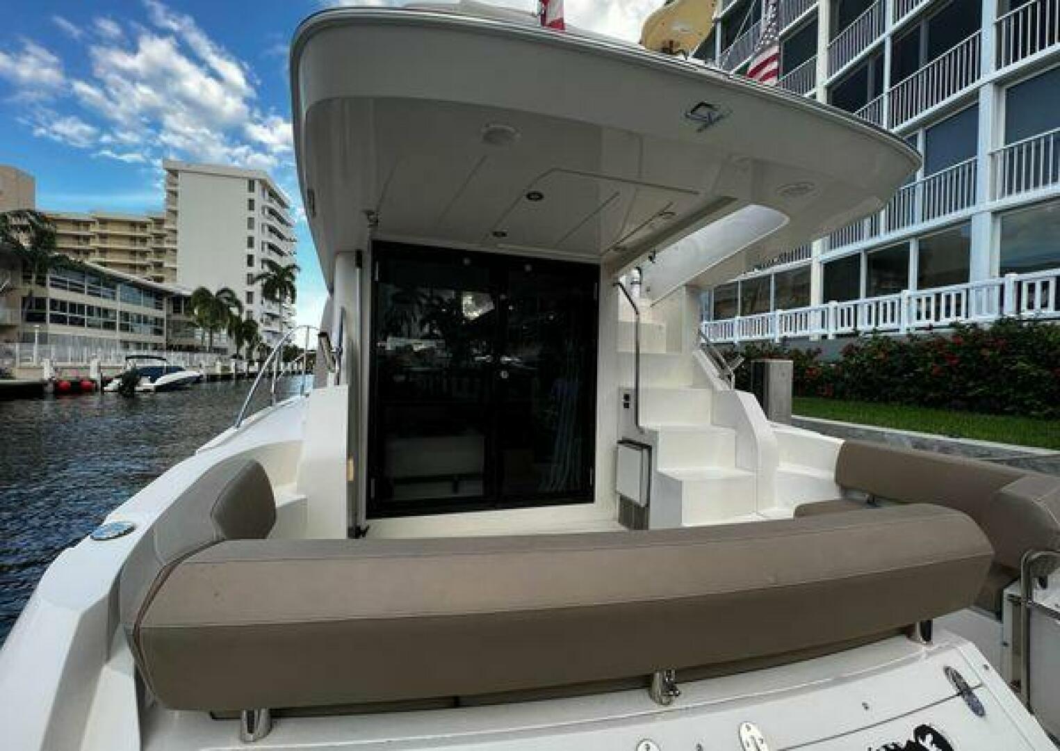 Carver 34 Flybridge Command Bridge — Duke - Photo 16