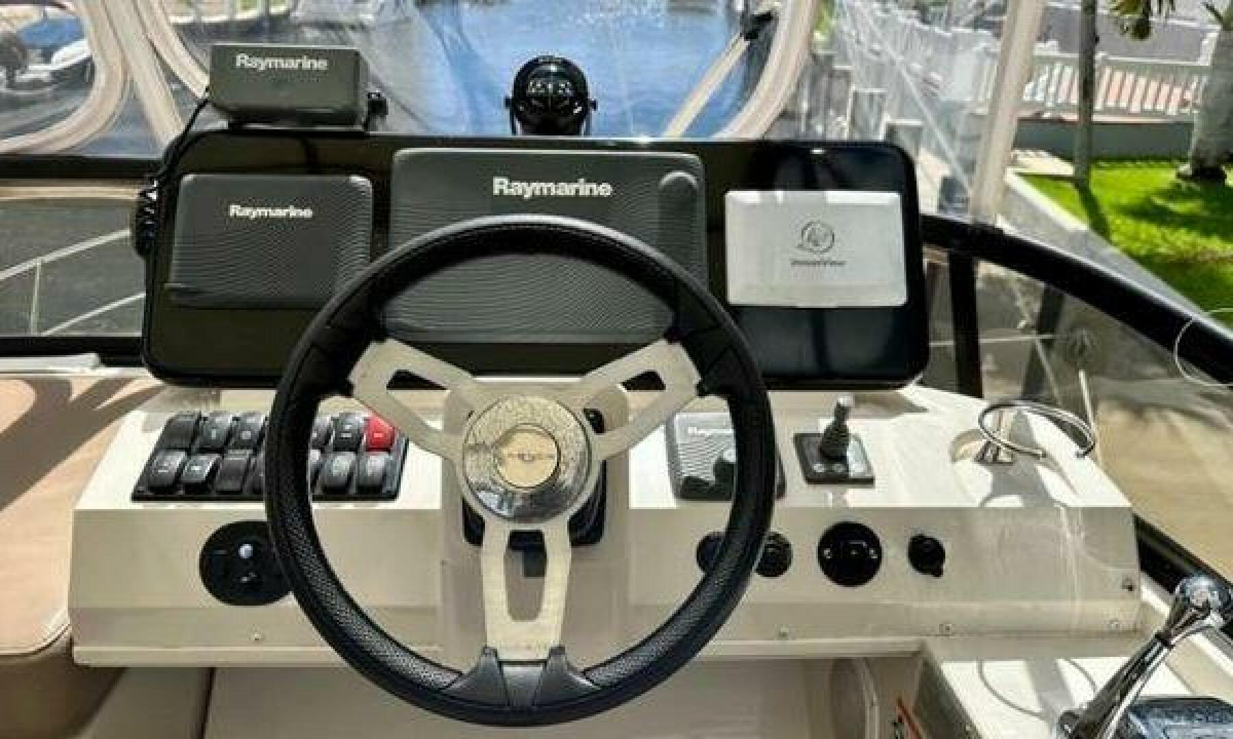 Carver 34 Flybridge Command Bridge — Duke - Photo 11