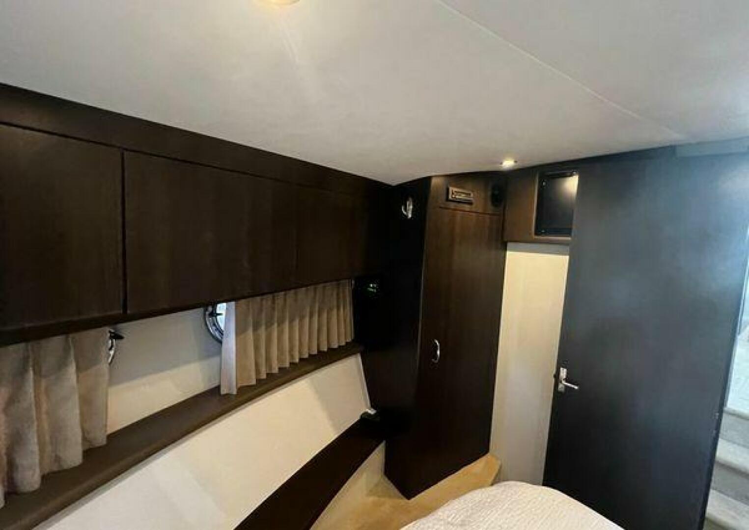 Carver 34 Flybridge Command Bridge — Duke - Photo 26