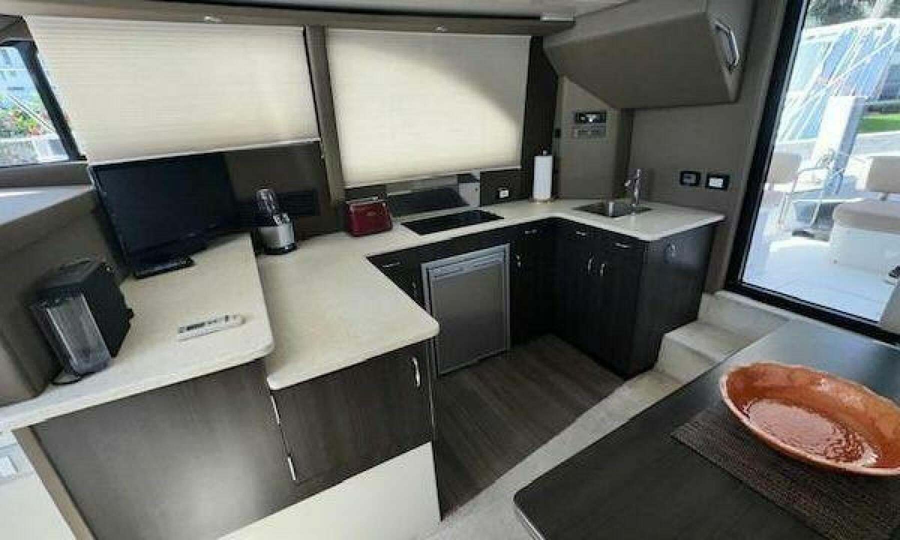 Carver 34 Flybridge Command Bridge — Duke - Photo 24