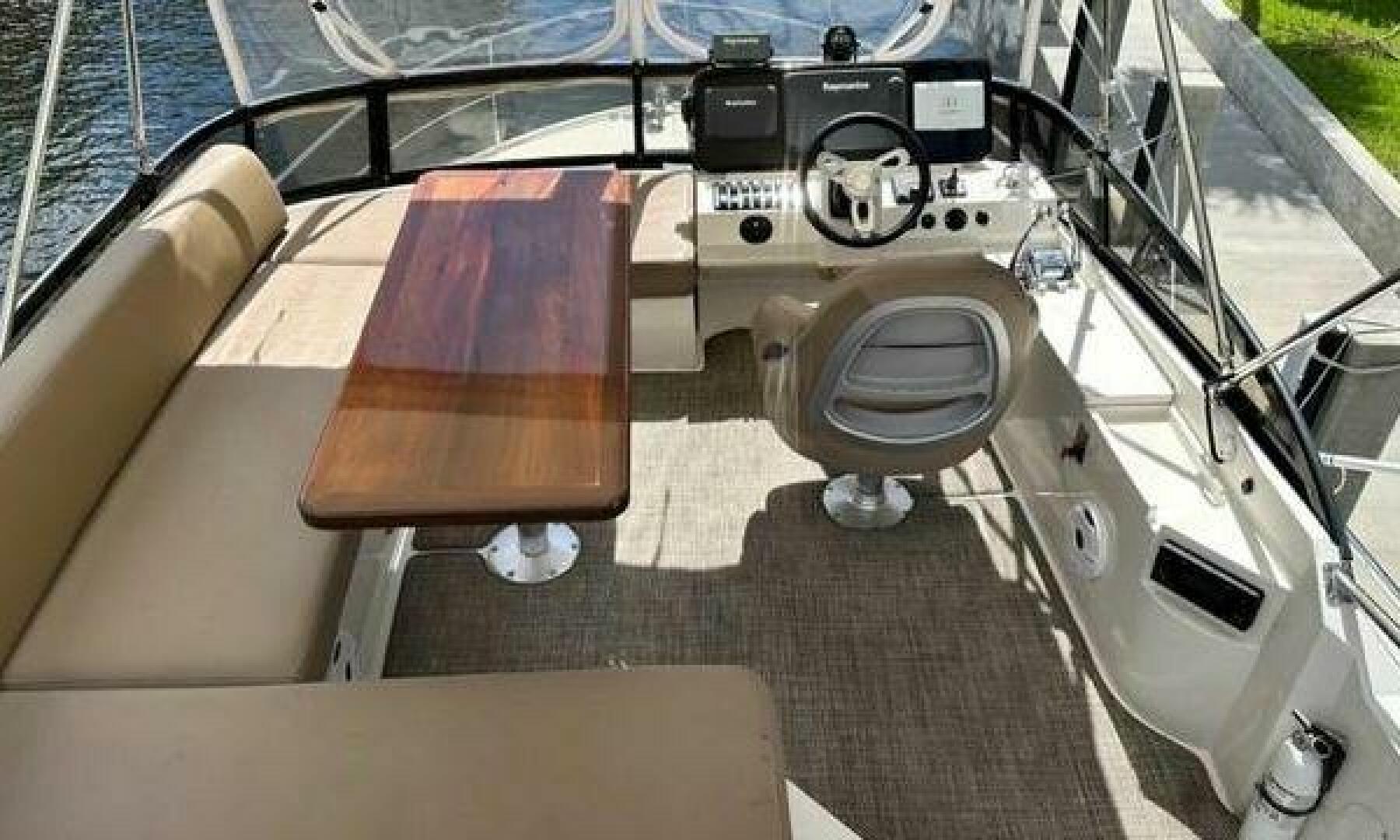 Carver 34 Flybridge Command Bridge — Duke - Photo 9