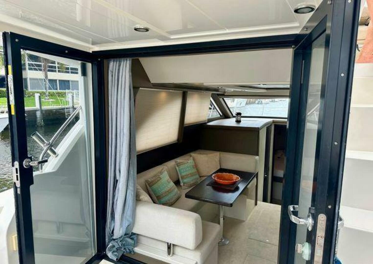 Carver 34 Flybridge Command Bridge — Duke - Photo 19
