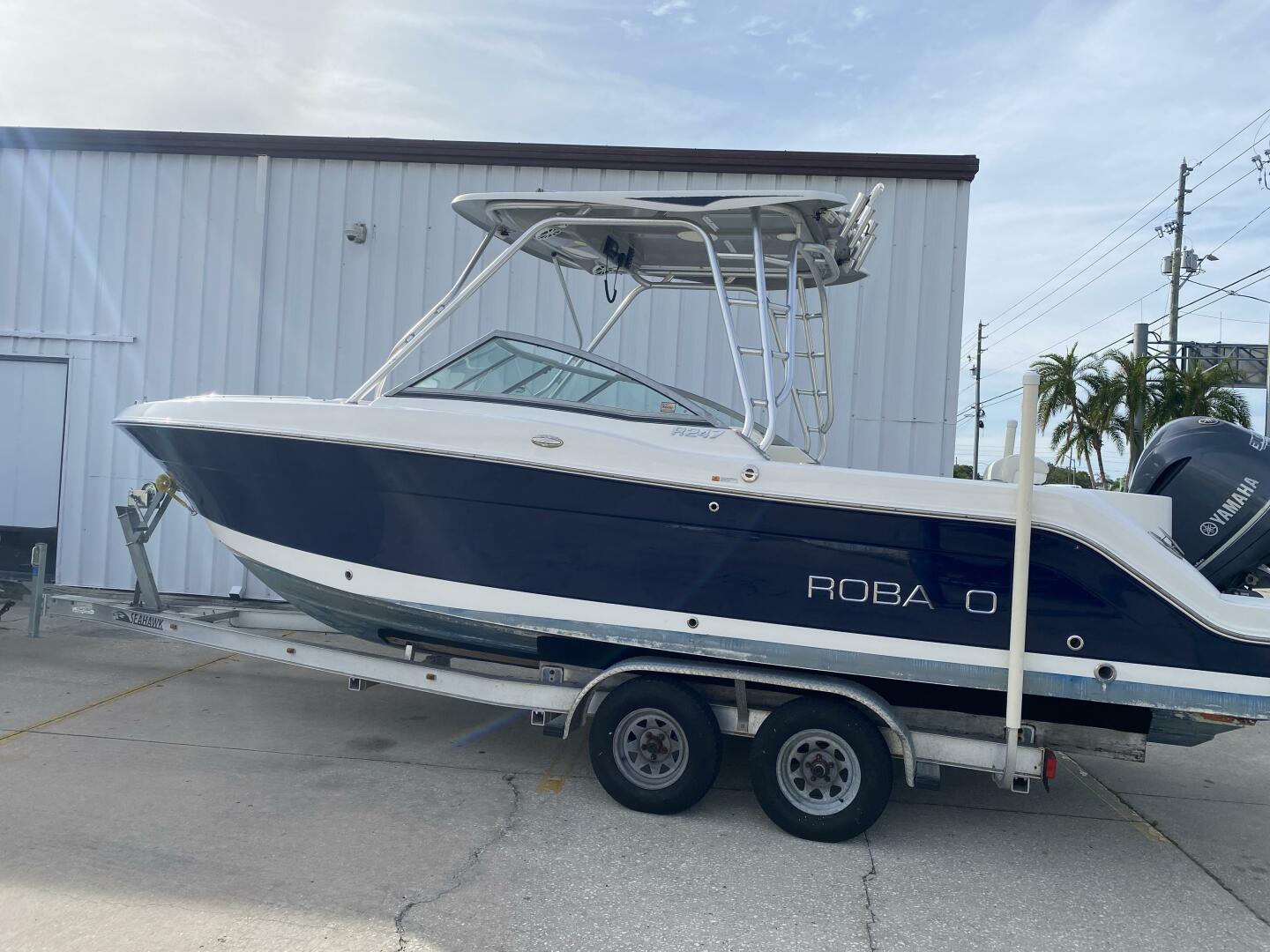 2011 Robalo 