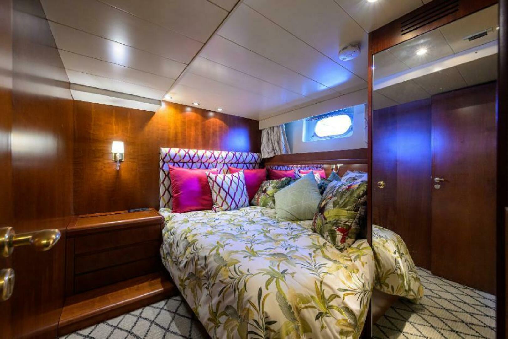 CIPANGO 92ft Versilcraft Yacht For Sale
