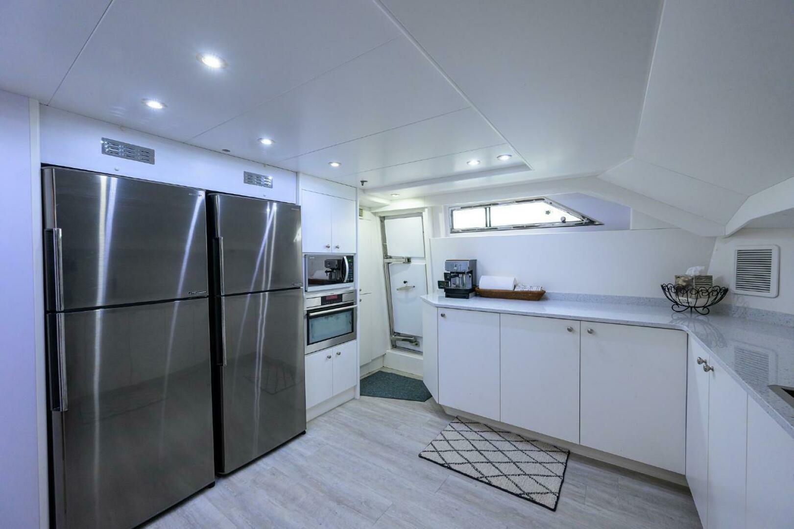 CIPANGO 92ft Versilcraft Yacht For Sale