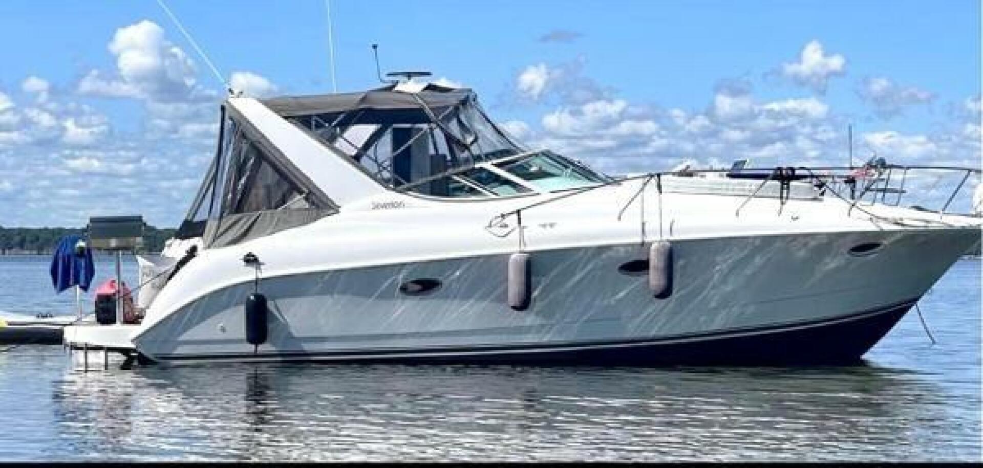 Silverton 310 Express for Sale Bainsville, Ontario