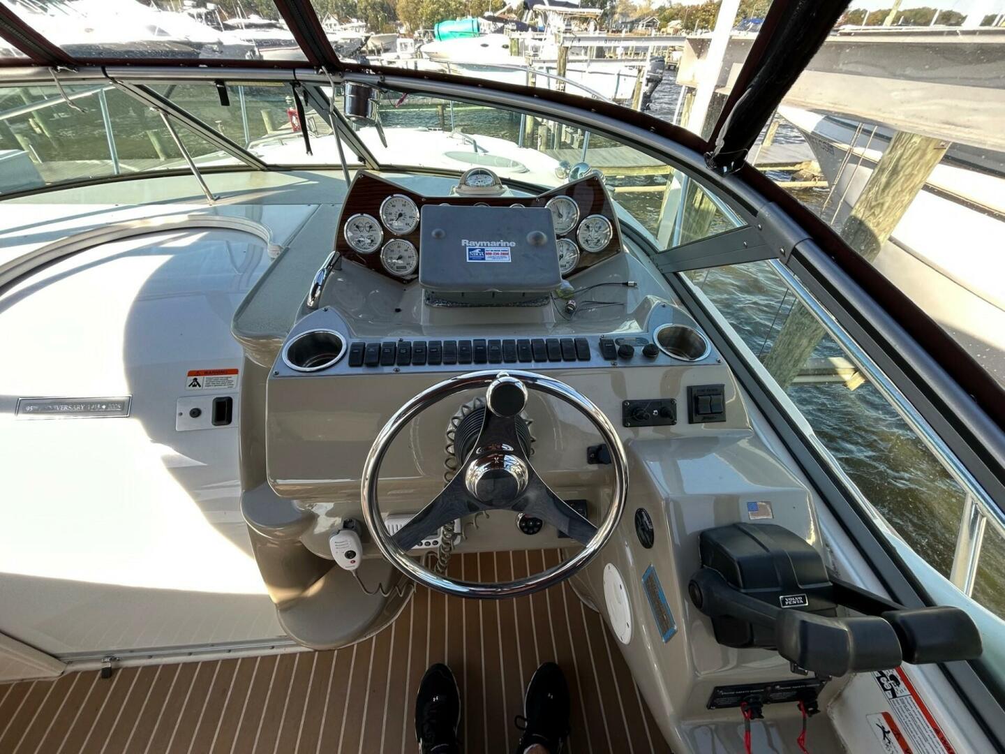 SEA RENITY 31ft Larson Yacht For Sale